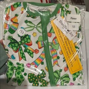 Bundle of Joy bamboo Zippy in Green Shamrock  bows NB NWT